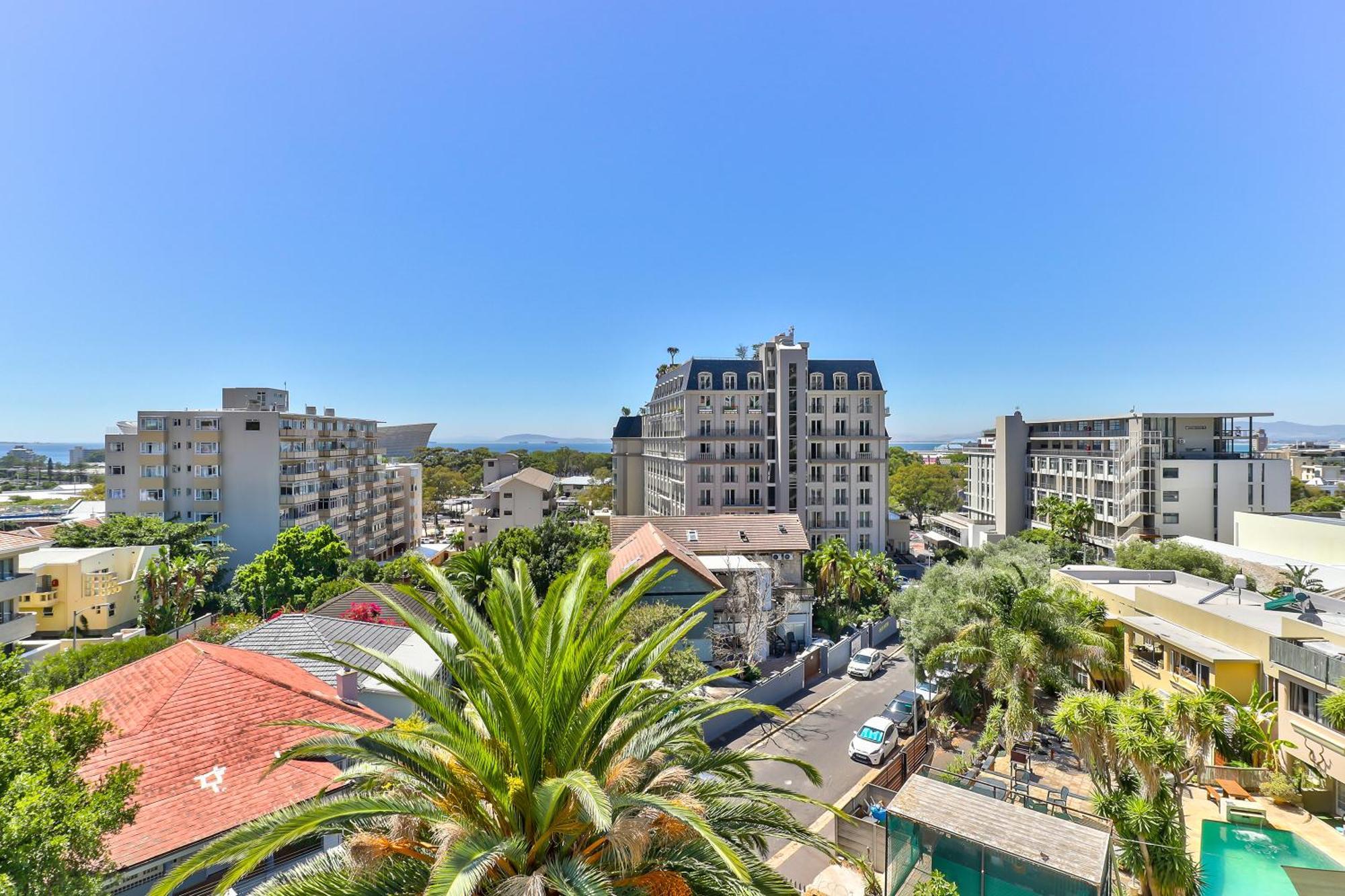 Appartement With A View 401 In Point Le Cap